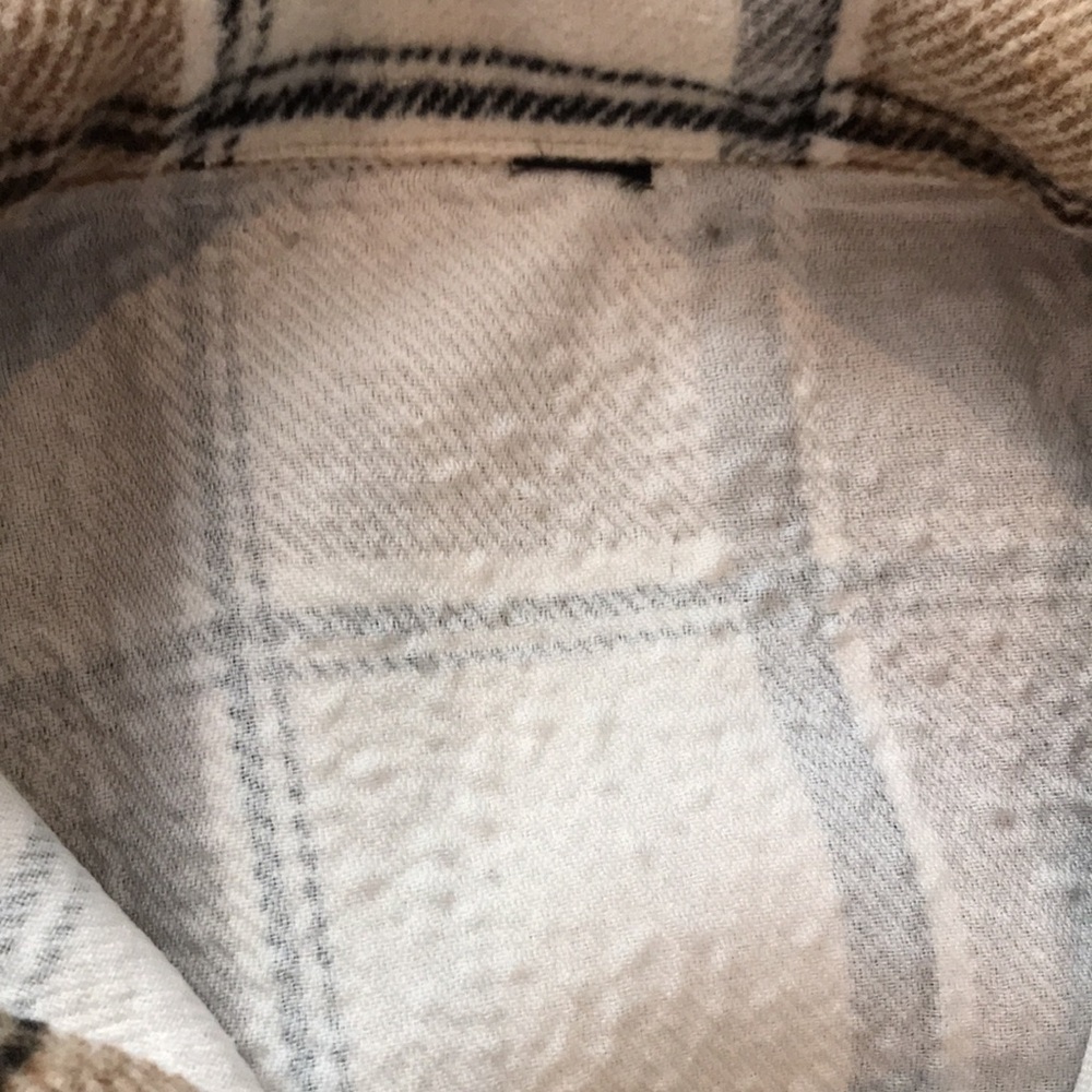 Tan white & black plaid button up fleece work barn shacket Sz L or M oversized - Picture 9 of 11